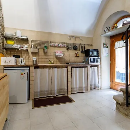 Bed & Breakfast Arve Castelbianco - E 3*
