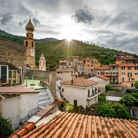 Arvé Castelbianco - E Couette-café 3*