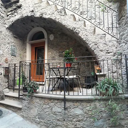 Arvé Castelbianco - E Couette-café Colletta