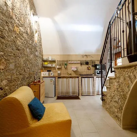 Arve Castelbianco - E Bed & Breakfast 3*