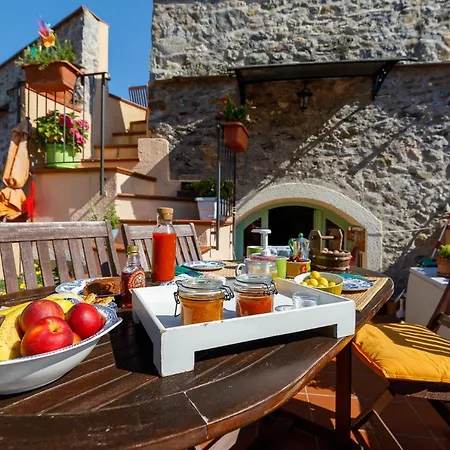 Arve Castelbianco - E Bed & Breakfast Colletta