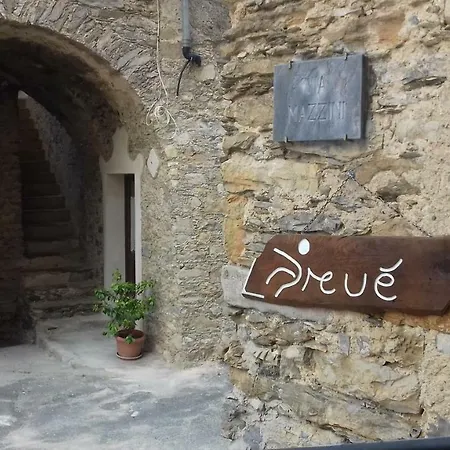 Arvé Castelbianco - E Bed and breakfast Colletta